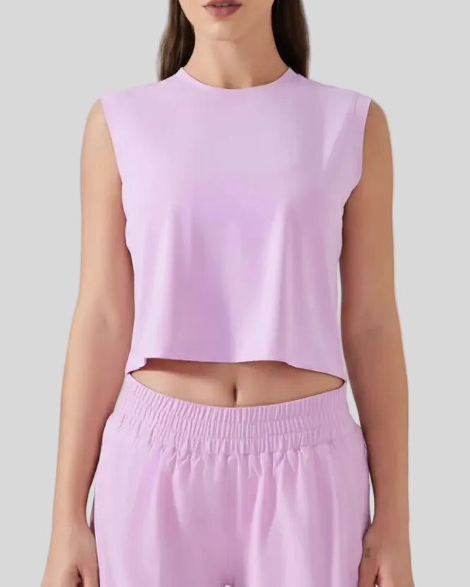 Cropped active tank in pink purple with round neckline, front view