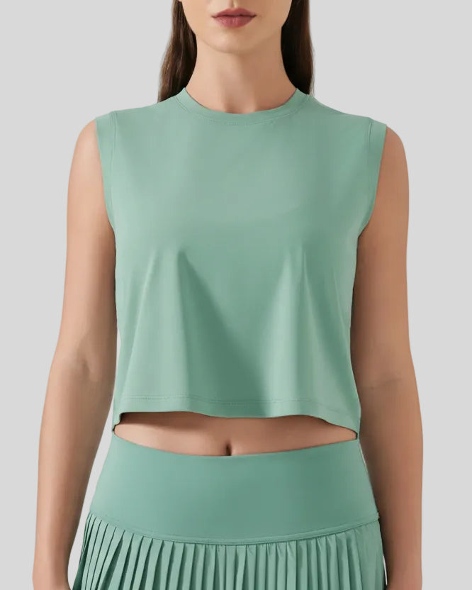 Cropped active tank in teal with round neckline, front view