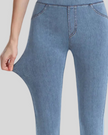 Athlesi AlignForm leggings light color side view highlighting hip stretch and sculpting detail
