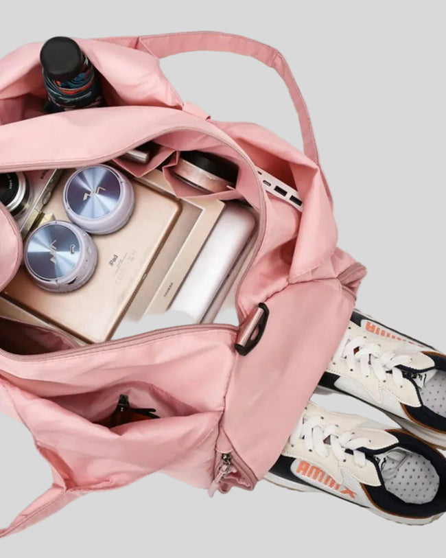 CarryForm Studio Bag upper view with highlighting pockets and spacious design
