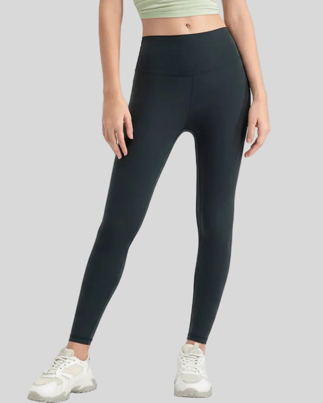 FlowLine Core Legging seamless in dark navy, front view