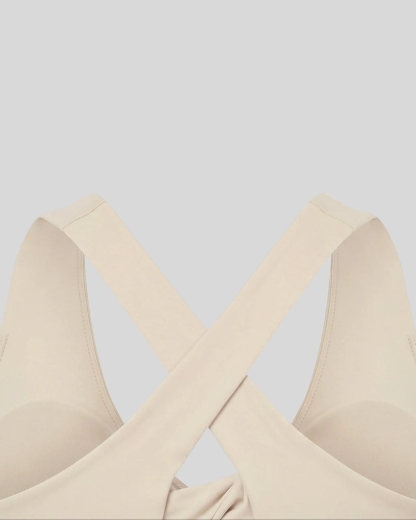 Cross-back strap detail of the FormLine Twist Sports Bra