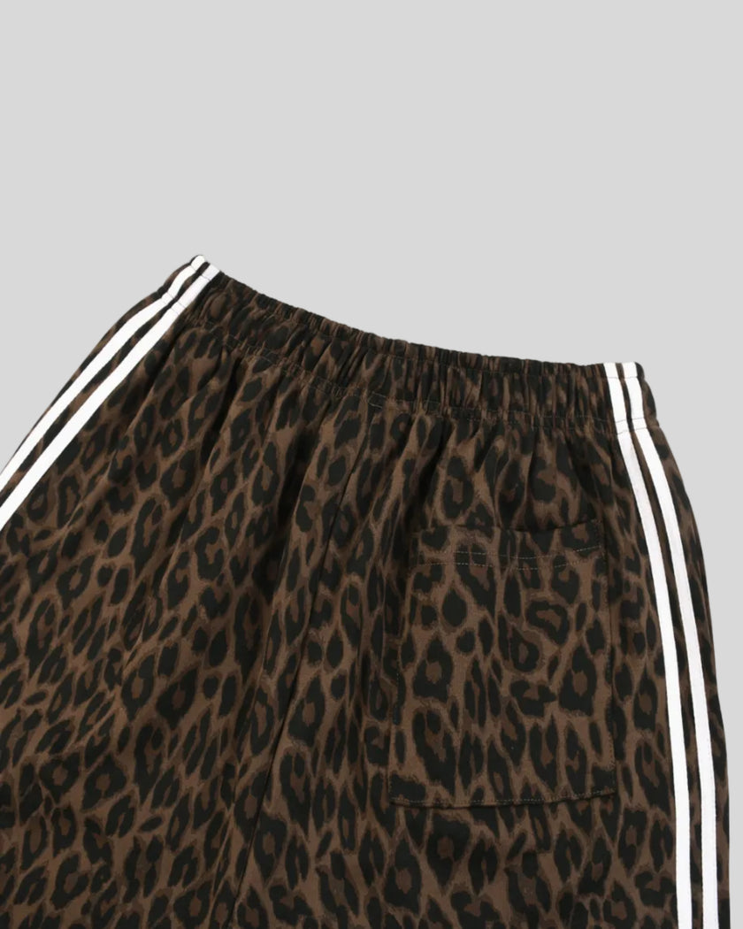 Closeup of back elasticized waistband on Leopard Accent Shorts in Leopard Coffee